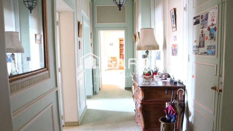 Appartement - 218 m² - 7 pièces