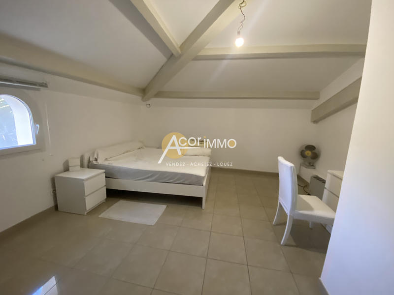 Maison - 230 m² - 8 pièces