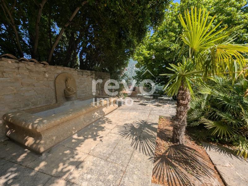 Maison - 255 m² - 7 pièces