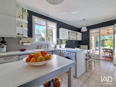 Maison - 235 m² - 8 pièces