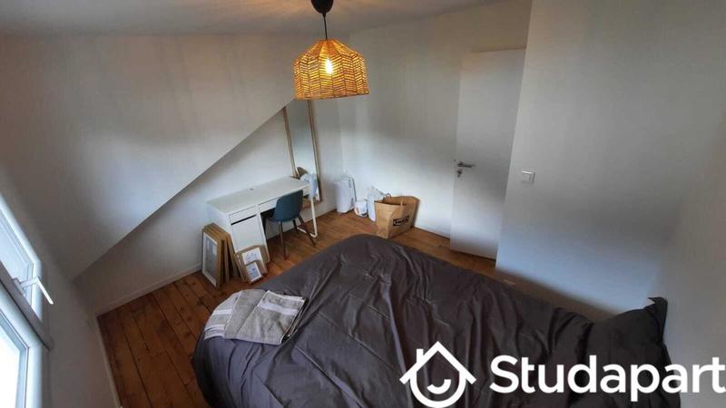 Chambre - 10 m² - 1 pièce