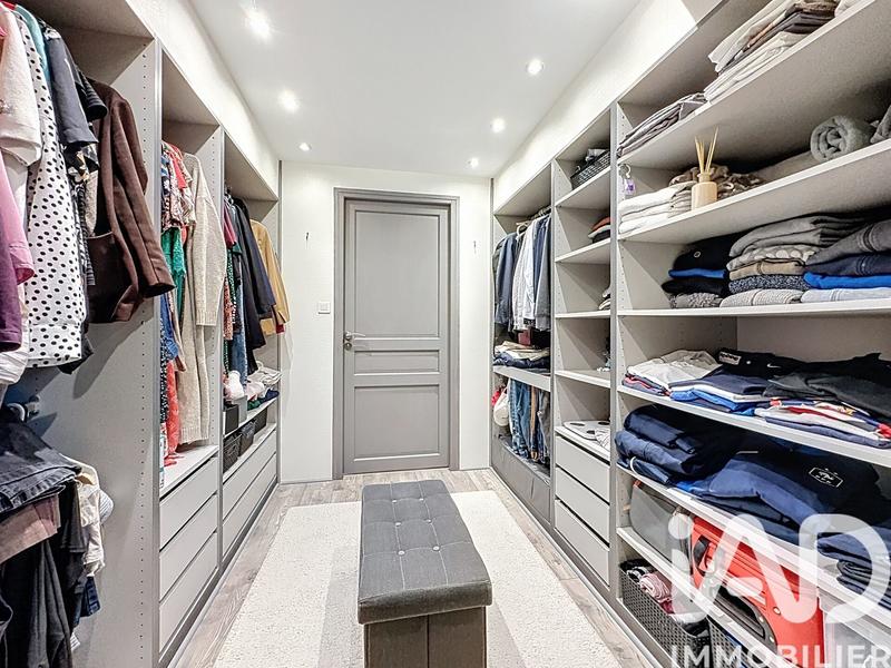 Maison - 224 m² - 8 pièces