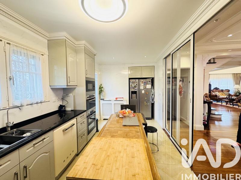 Maison - 206 m² - 9 pièces