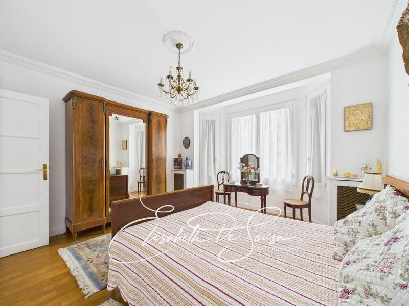 Maison - 152 m² - 8 pièces