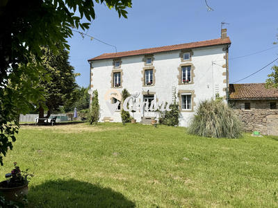 Maison ancienne - 242 m² - 6 pièces