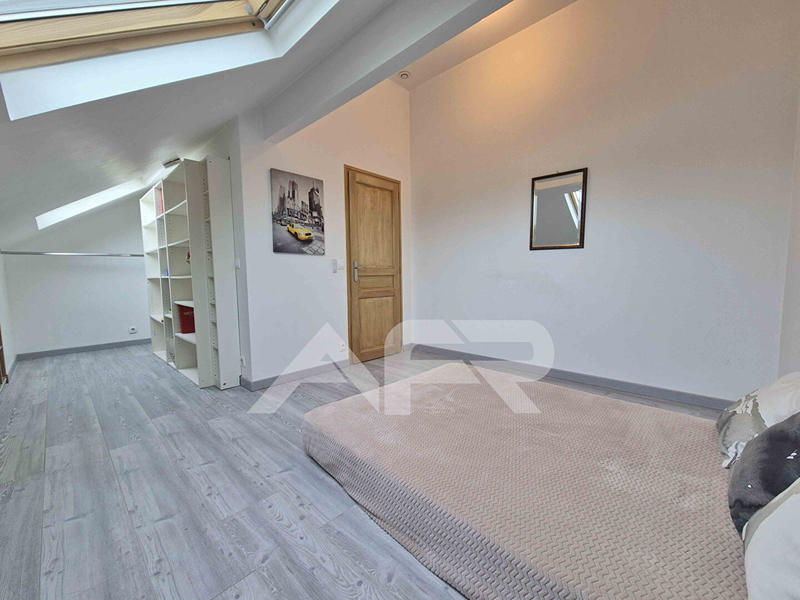 Maison - 160 m² - 8 pièces