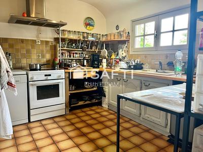 Maison - 140 m² - 8 pièces