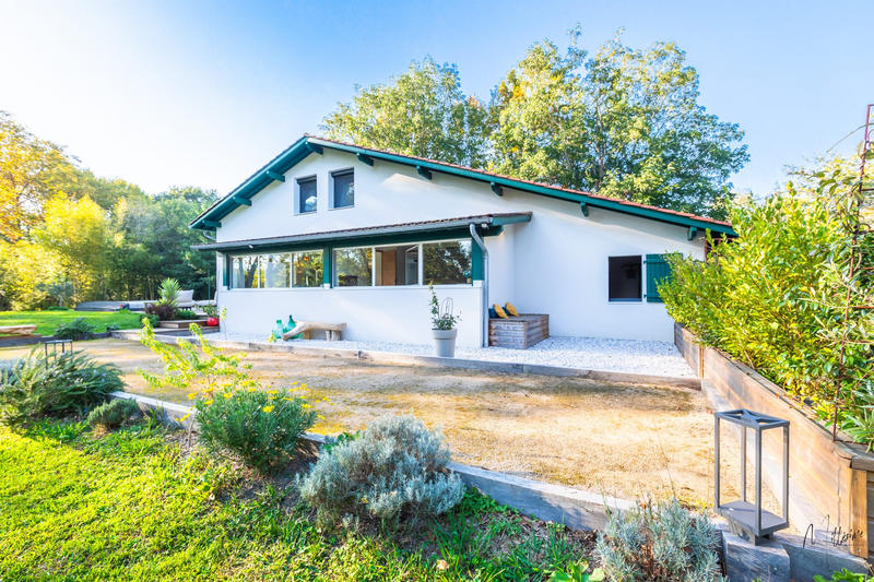 Maison - 162 m² - 6 pièces