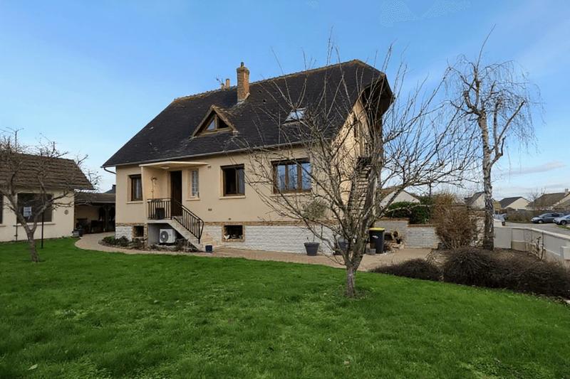 Maison traditionnelle - 170 m² - 6 pièces