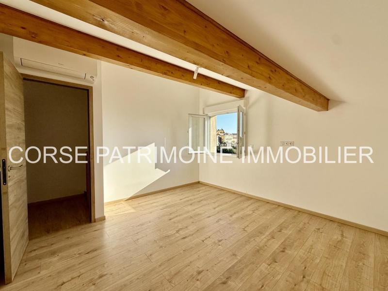 Appartement - 85 m² - 3 pièces