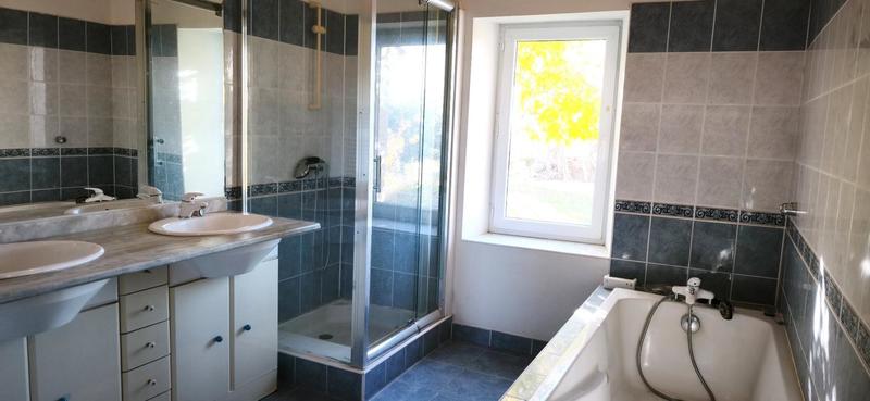 Maison - 223 m² - 10 pièces