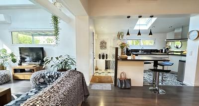 Villa - 222 m² - 10 pièces