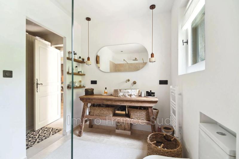 Villa - 200 m² - 8 pièces