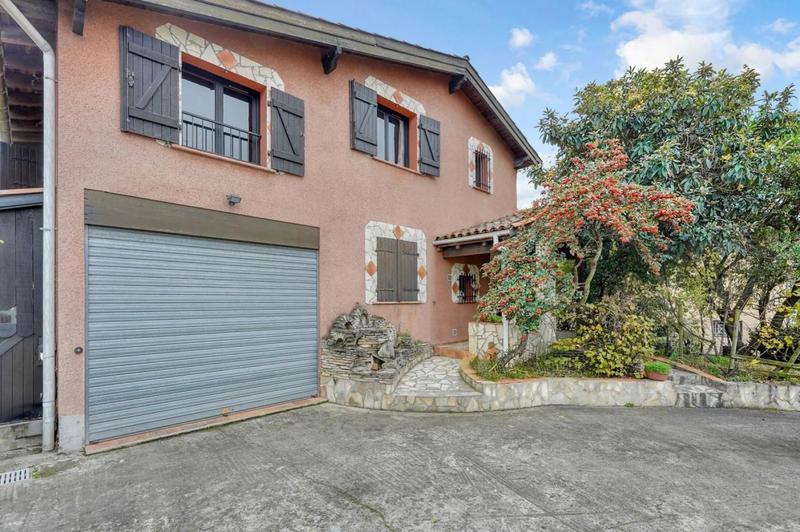 Propriété - 147 m² - 5 pièces