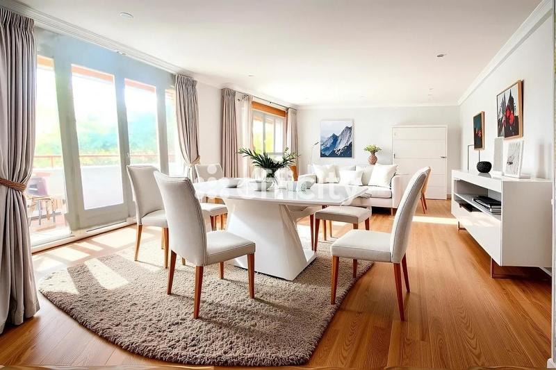 Appartement - 104 m² - 5 pièces