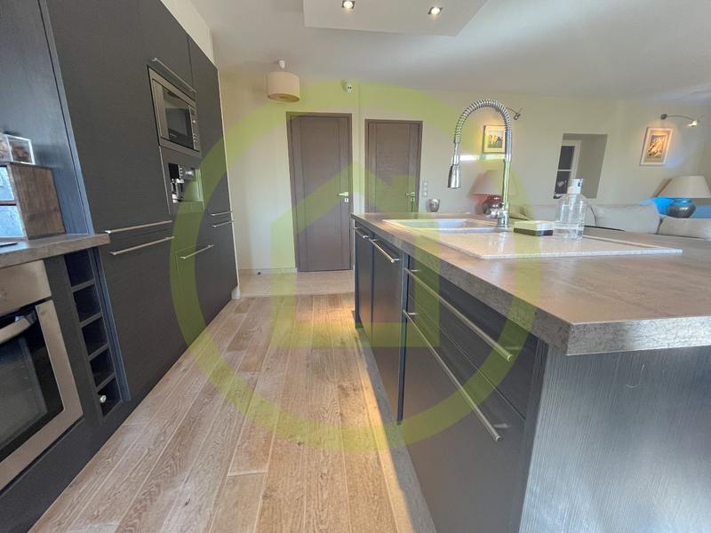 Appartement - 80 m² - 3 pièces