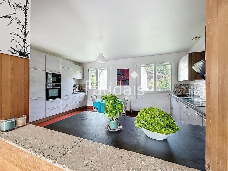 Maison - 191 m² - 6 pièces