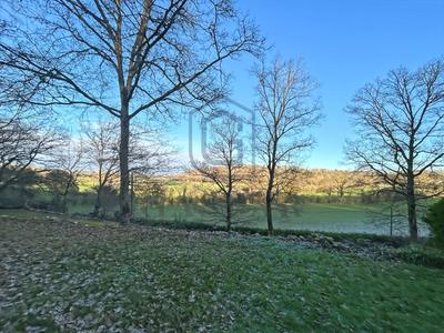 Maison - 225 m² - 8 pièces