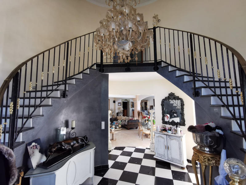 Maison - 350 m² - 7 pièces