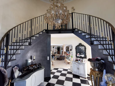 Maison - 350 m² - 7 pièces