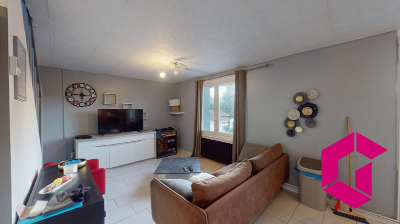 Maison - 221 m² - 8 pièces