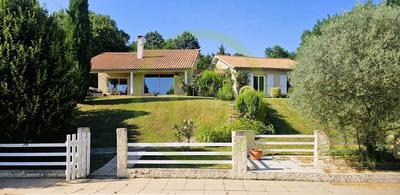 Maison - 180 m² - 5 pièces