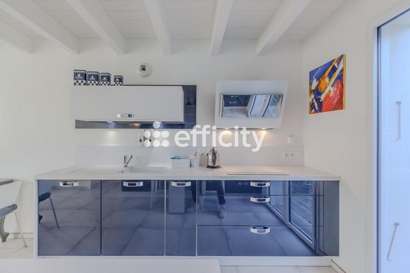 Maison - 170 m² - 9 pièces