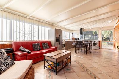 Maison - 180 m² - 9 pièces