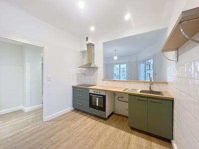 Appartement - 100 m² - 4 pièces