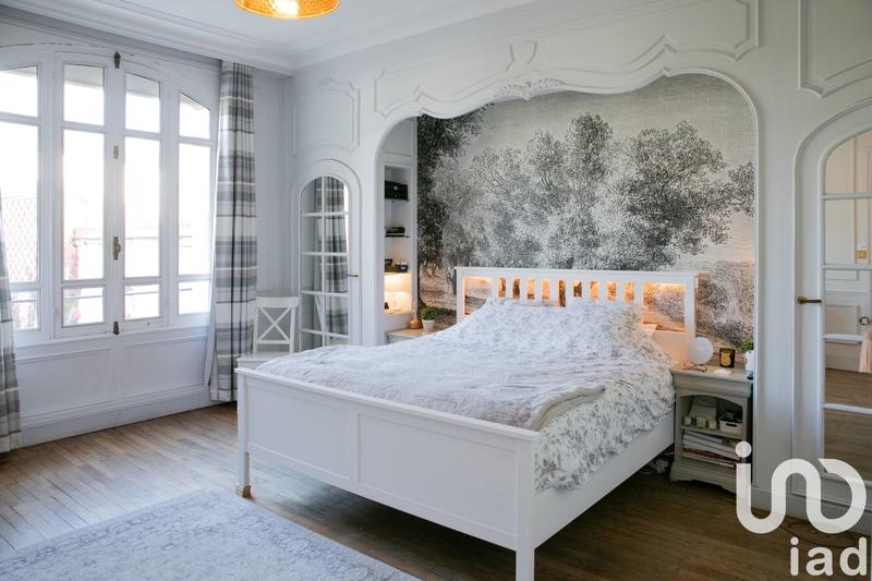 Maison - 235 m² - 6 pièces