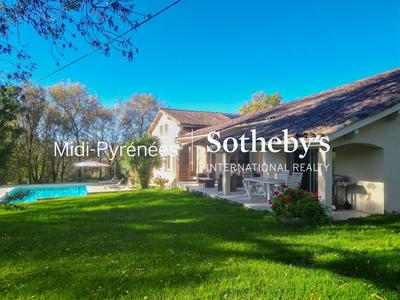 Maison - 296 m² - 7 pièces