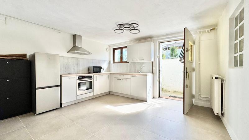 Maison - 235 m² - 7 pièces