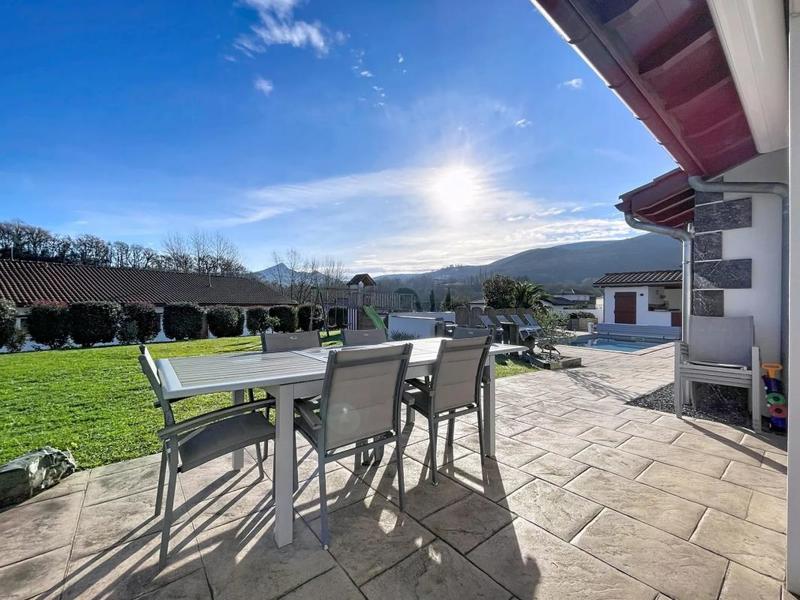 Maison - 183 m² - 5 pièces