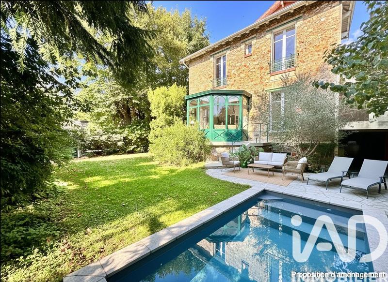 Maison - 212 m² - 10 pièces