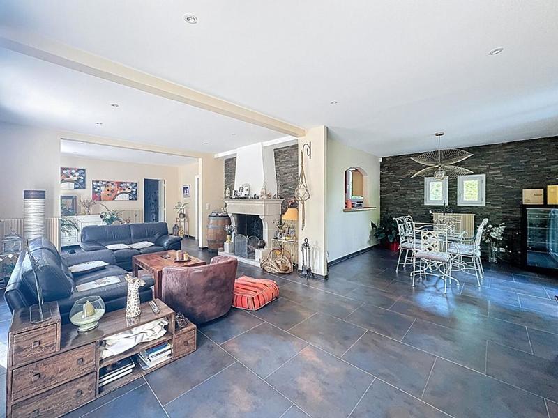 Maison - 182 m² - 7 pièces