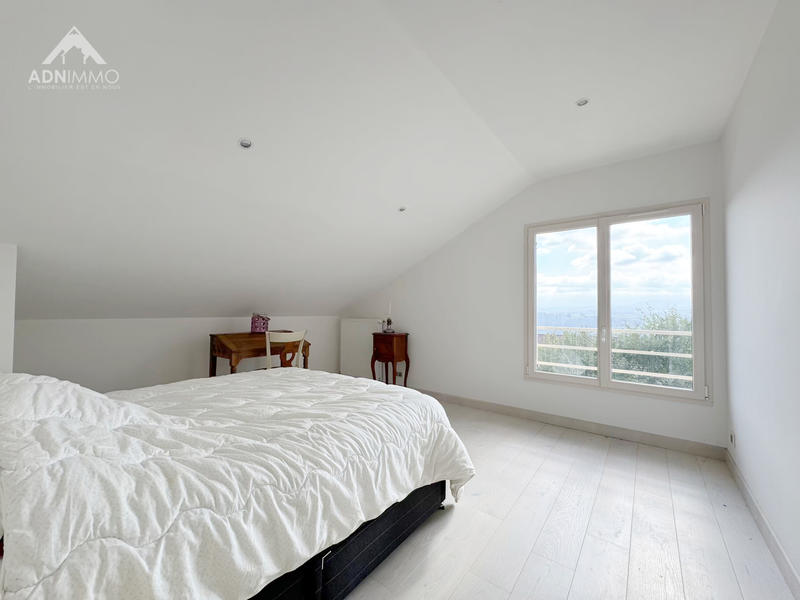 Maison - 240 m² - 6 pièces