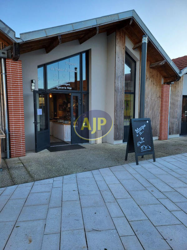 Local commercial - 61 m²