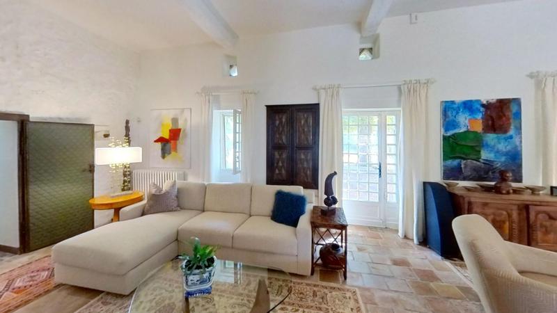 Maison traditionnelle - 203 m² - 8 pièces