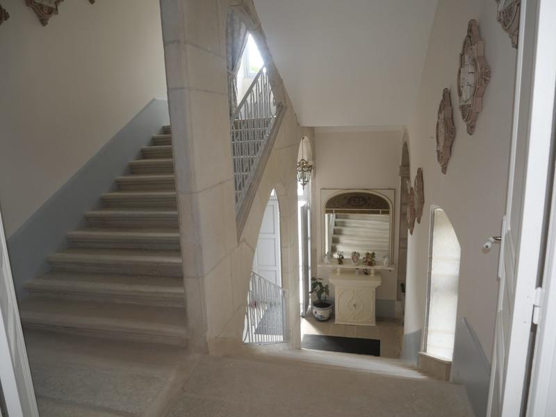 Château - 685 m² - 17 pièces
