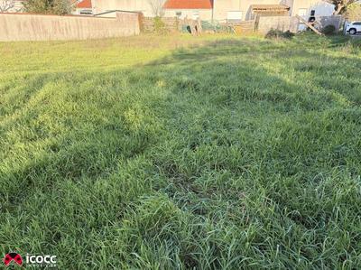 Terrain constructible - 601 m²