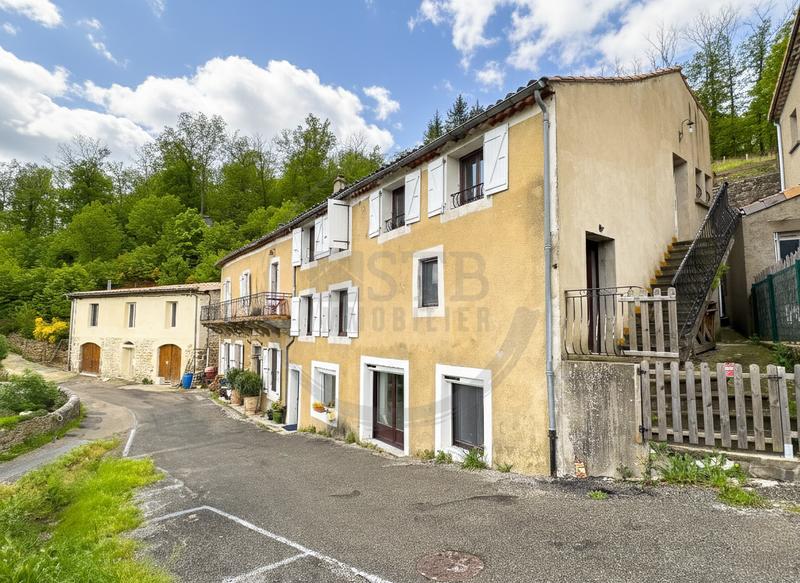 Maison - 366 m² - 23 pièces