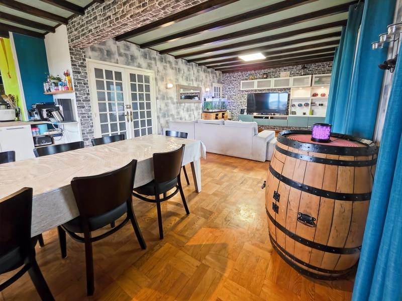 Maison - 211 m² - 13 pièces