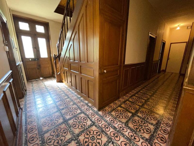 Maison - 186 m² - 8 pièces