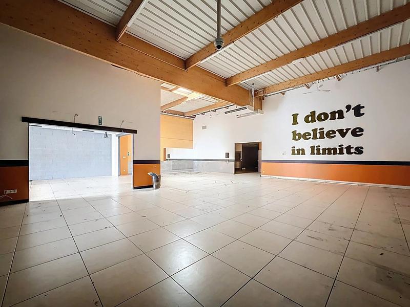 Bureau - 475 m² - 1 pièce