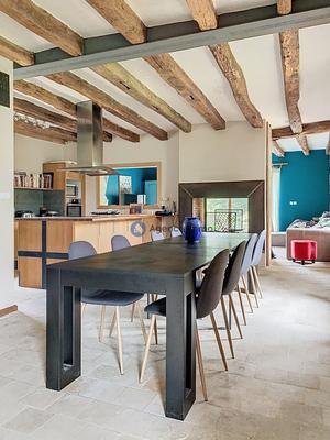 Maison - 232 m² - 8 pièces