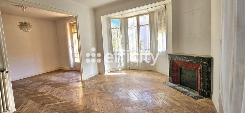 Appartement - 150 m² - 5 pièces