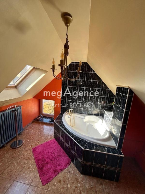 Maison - 180 m² - 6 pièces