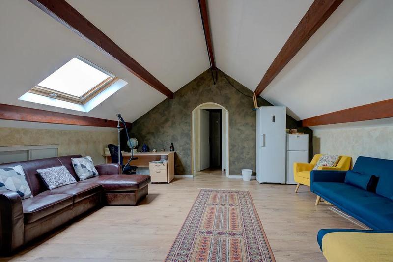 Appartement - 156 m² - 8 pièces