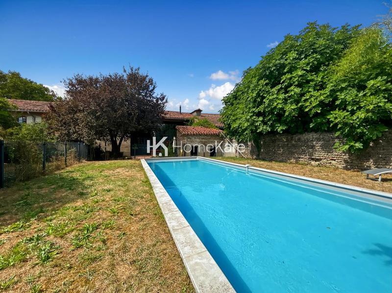 Maison ancienne - 435 m² - 10 pièces