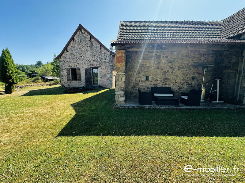 Maison - 223 m² - 8 pièces